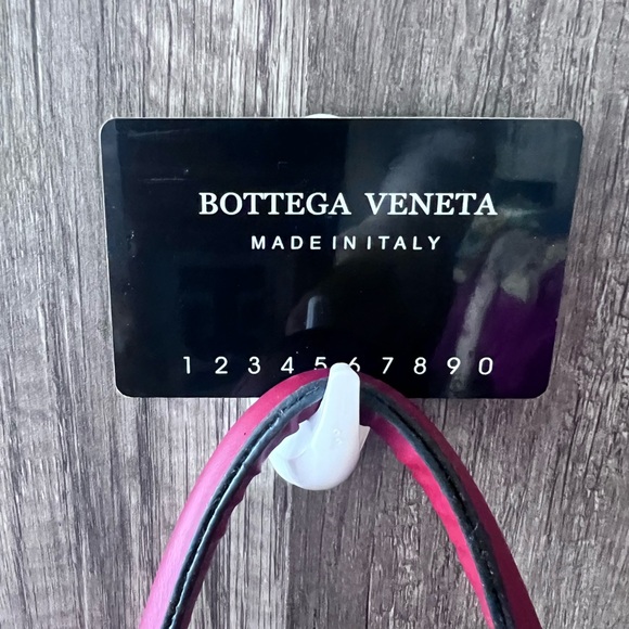 Bottega Veneta Tote Elegant Red Woven Tote Bag Full Zip - Picture 8 of 15